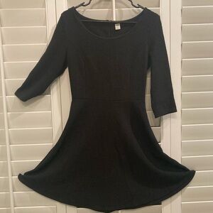 Old Navy Black 3/4 Sleeve Knee Length Dress